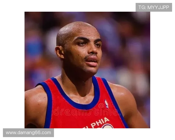 巴克利直播爆笑解说，妙语连珠引爆全网热议